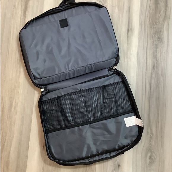 NWOT KENSINGTON BLACK LAPTOP BAG * - Picture 3 of 7